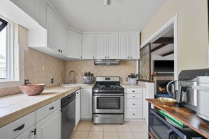 1335 N Fairfax Avenue 7-17.jpg