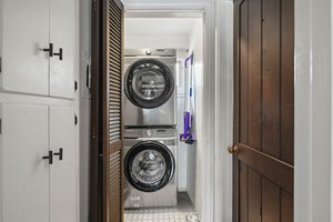 1335 N Fairfax Avenue 7-22.jpg