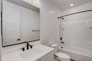 W Rowel Rd-017