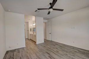 W Rowel Rd-026