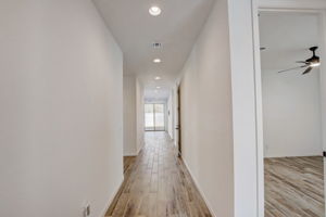 W Rowel Rd-006