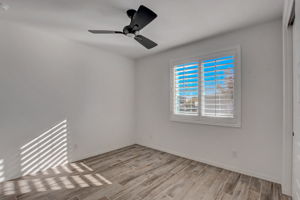 W Rowel Rd-007