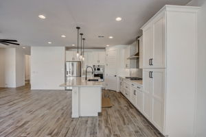 W Rowel Rd-015