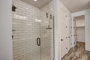 W Rowel Rd-029