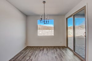 W Rowel Rd-016