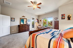 Primary Bedroom (4)