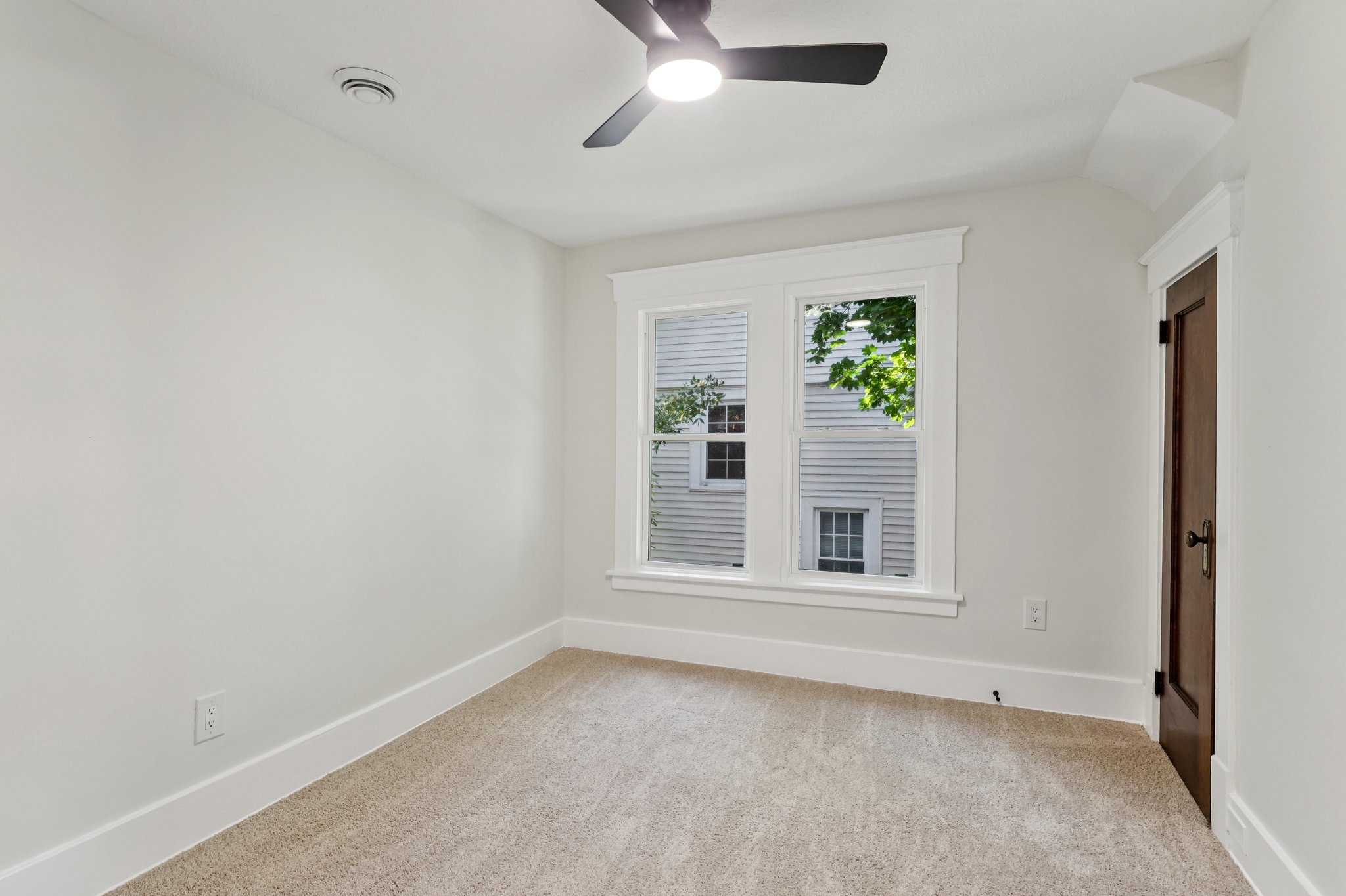 E Erie Ave-S1309-021.jpg