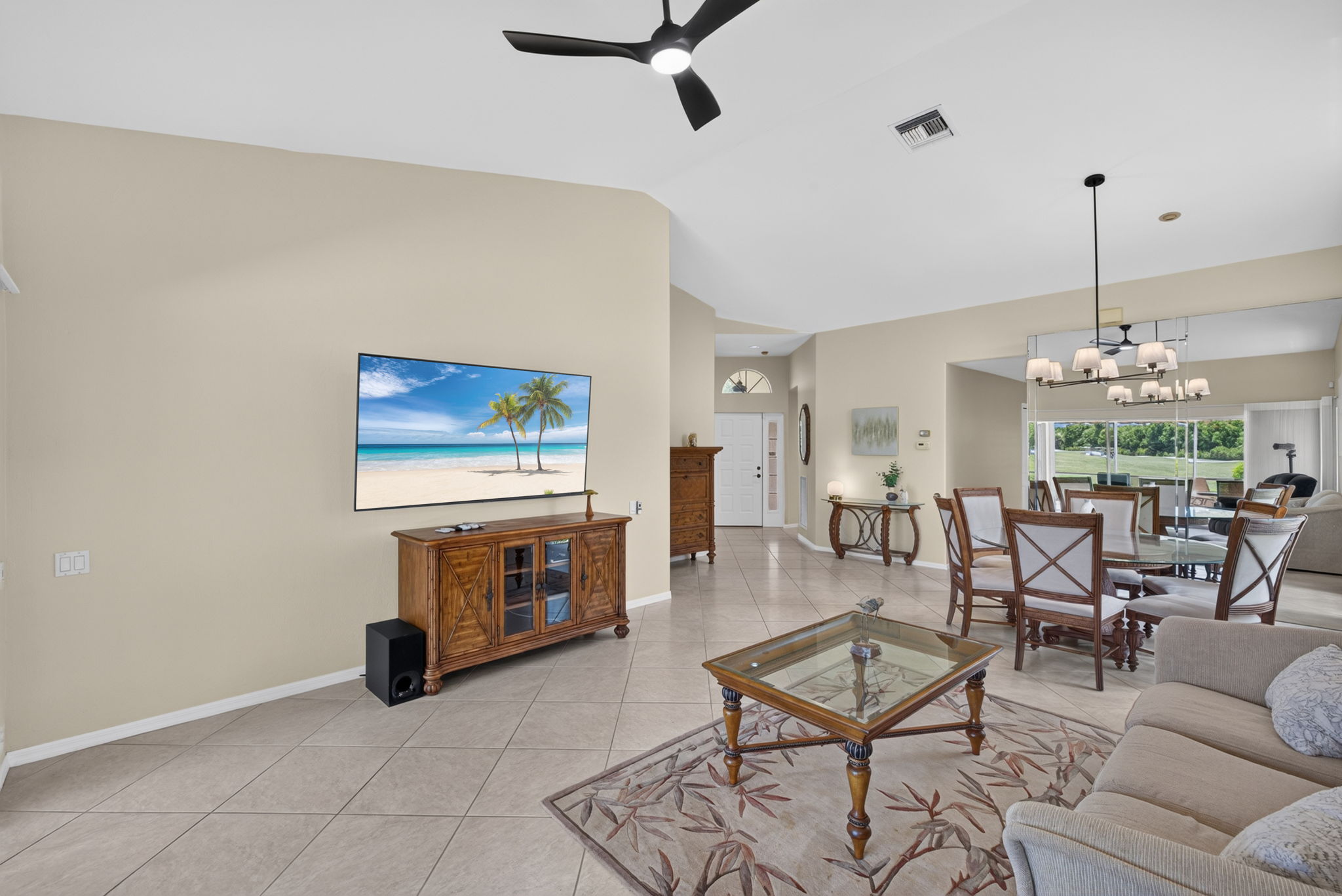 Living Room 4 of 4