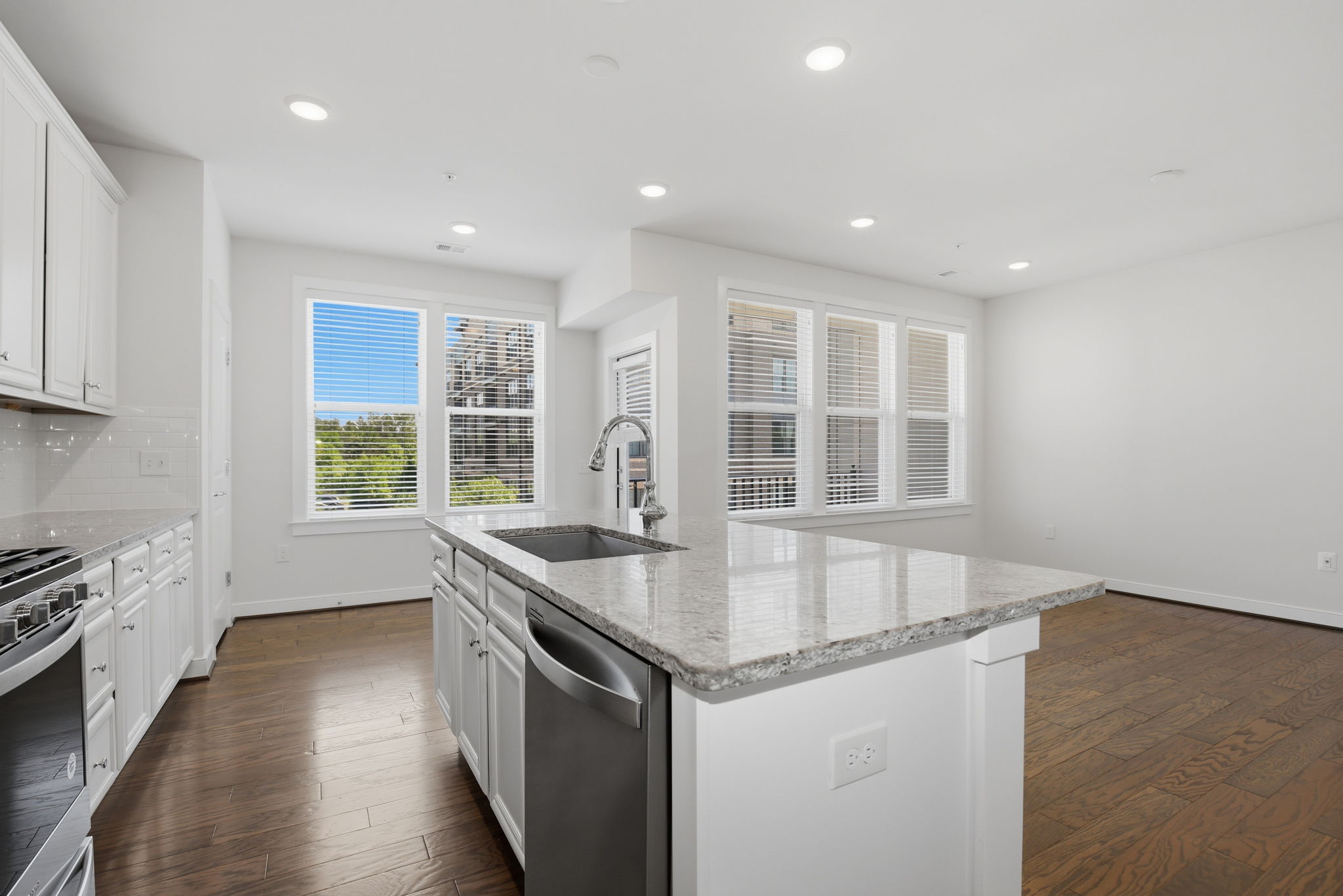 13367 Launders St _024