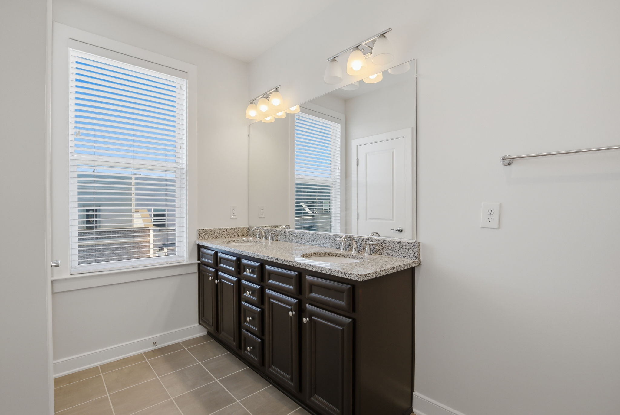 13367 Launders St _034