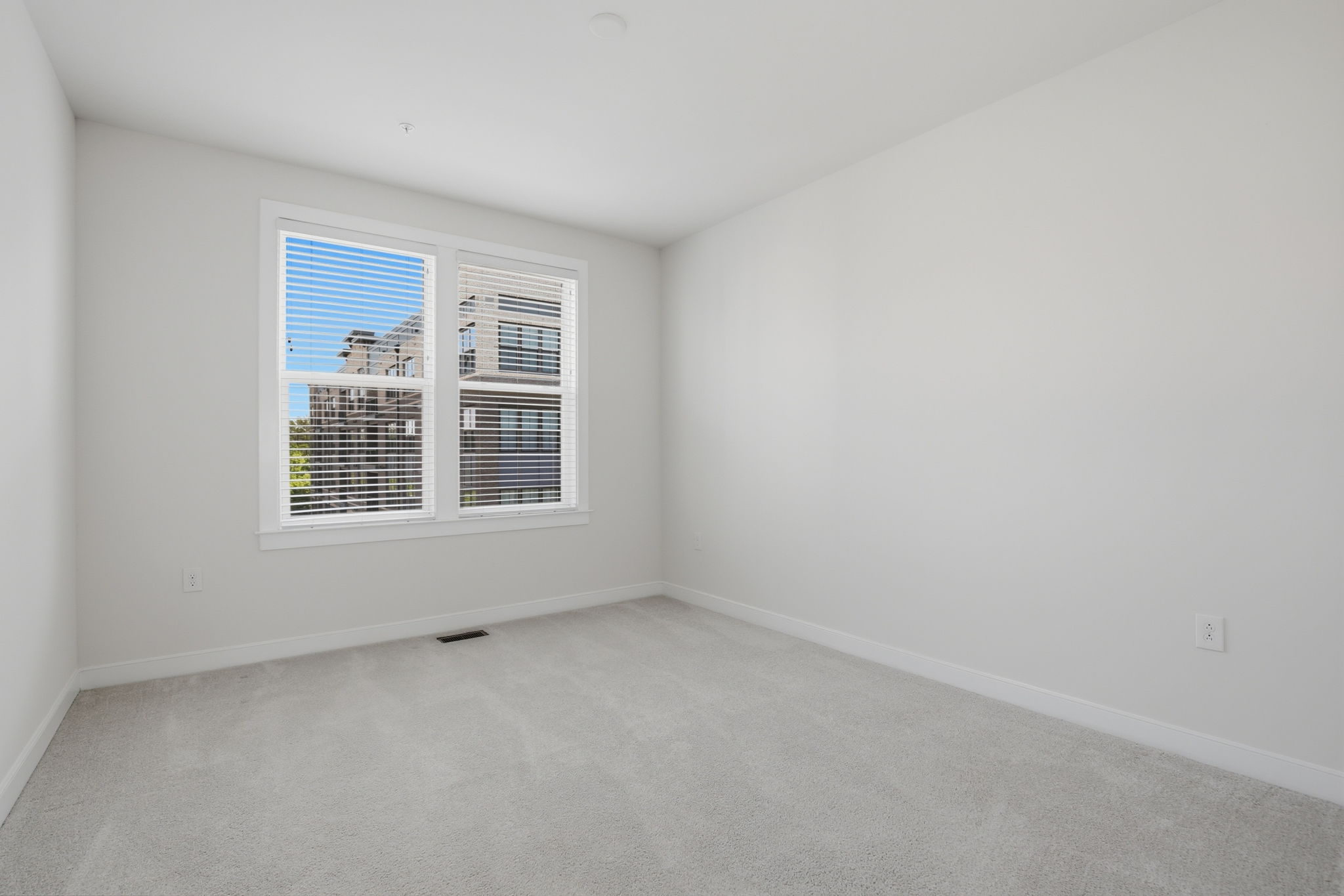 13367 Launders St _039