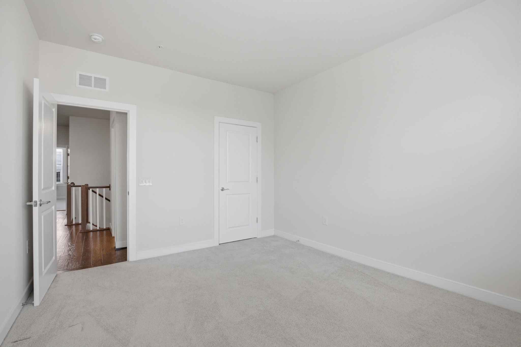 13367 Launders St _047