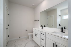  Photo 32