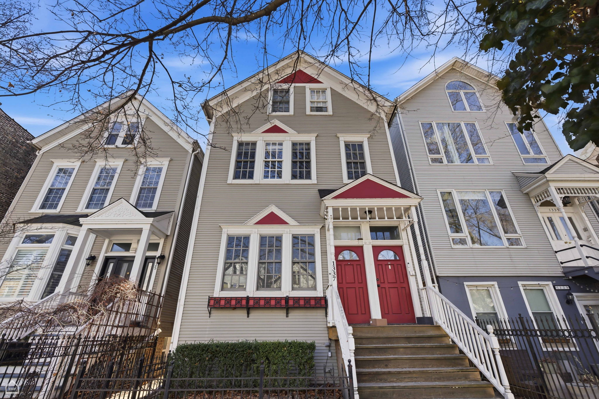 1337 W Barry Ave 2R - Matt Liss_001