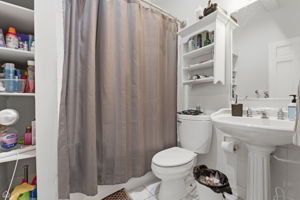 1337 W Barry Ave 2 - Matt Liss_010