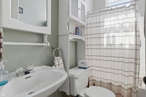 1337 W Barry Ave 2R - Matt Liss_007