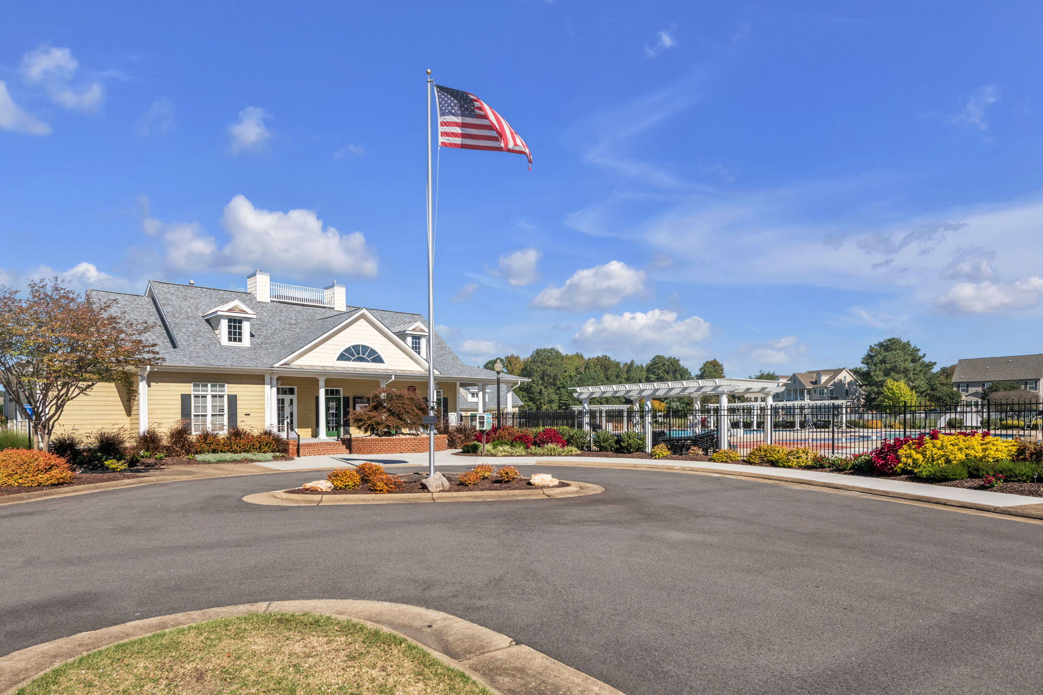 CLUB HOUSE
