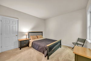 1ST FLOOR BED RM W/ ENSUITE