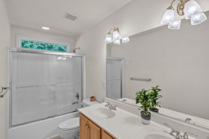 2ND FLOOR HALL BATH