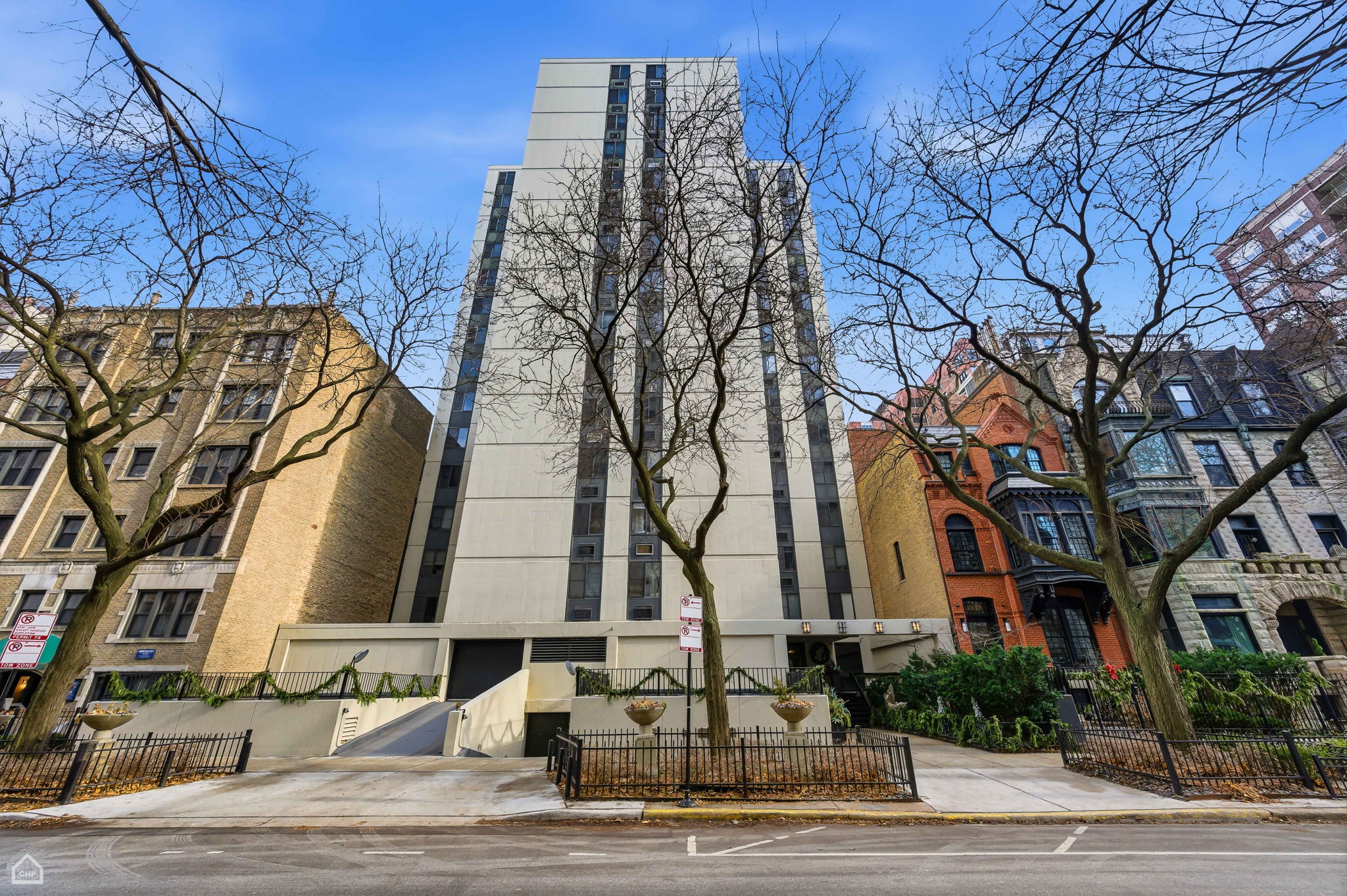 1339 N Dearborn St 15C - Brady Miller_CHP2025_001