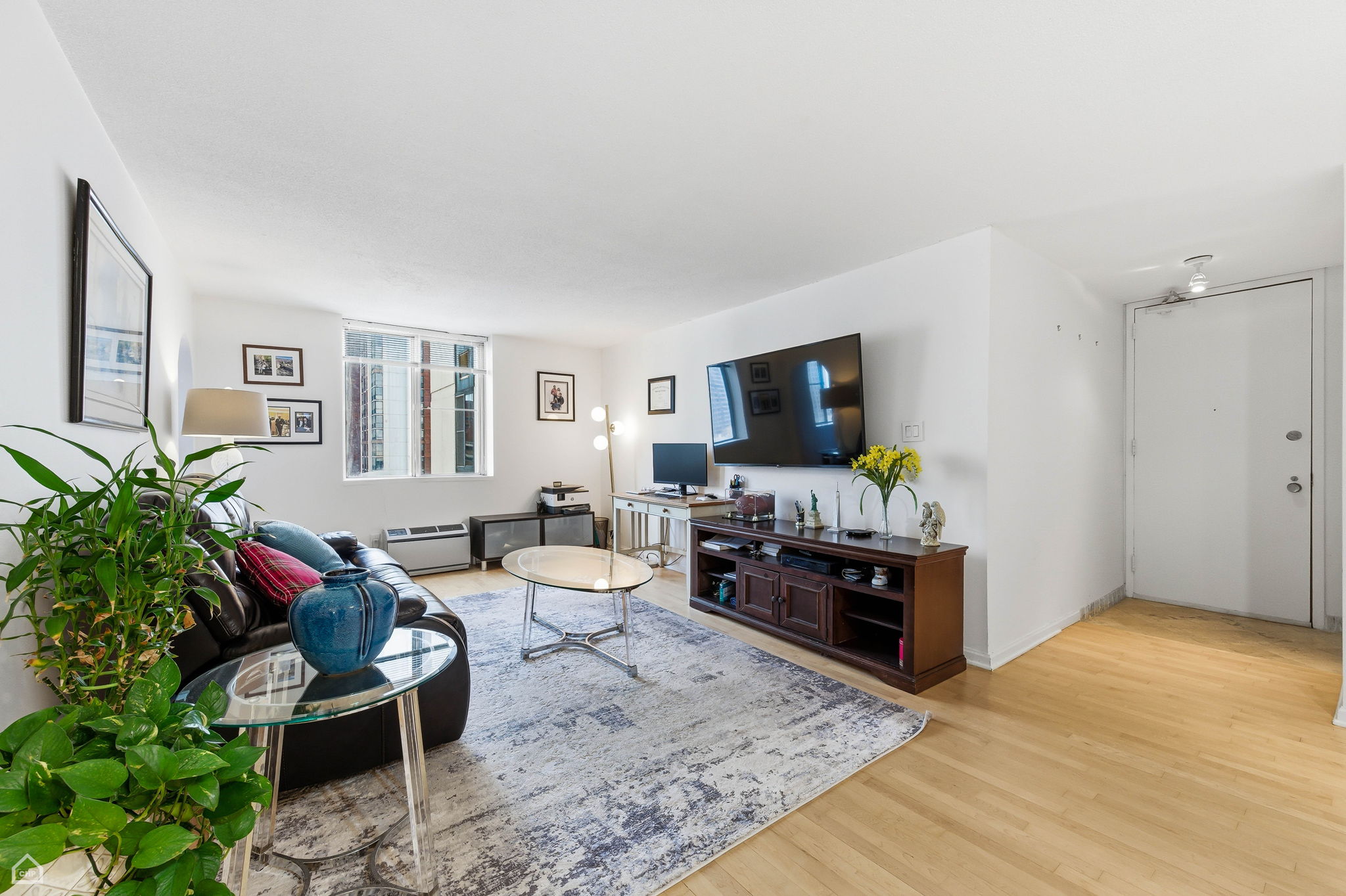 1339 N Dearborn St 15C - Brady Miller_CHP2025_003