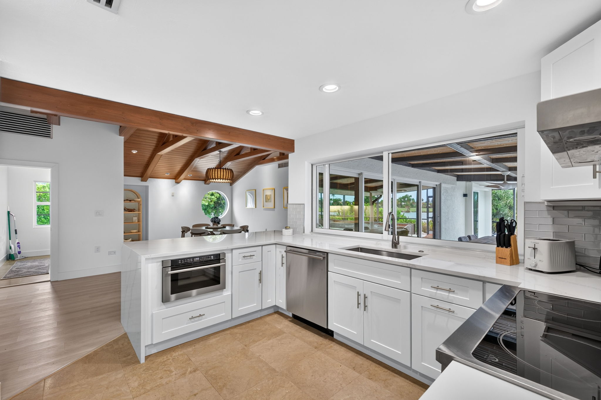Kitchen 1 of 2