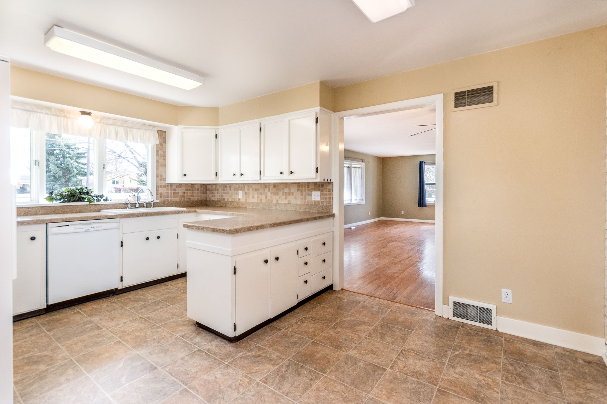  1339 Wicks Ln, Billings, MT 59105, US Photo 9