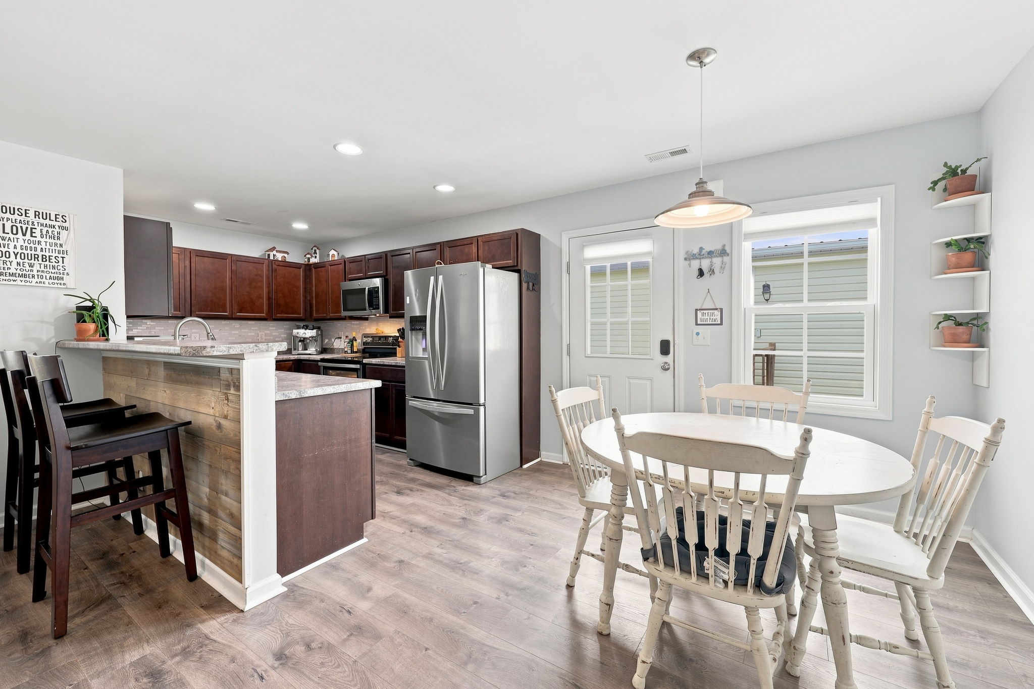 Kitchen/Dining Area