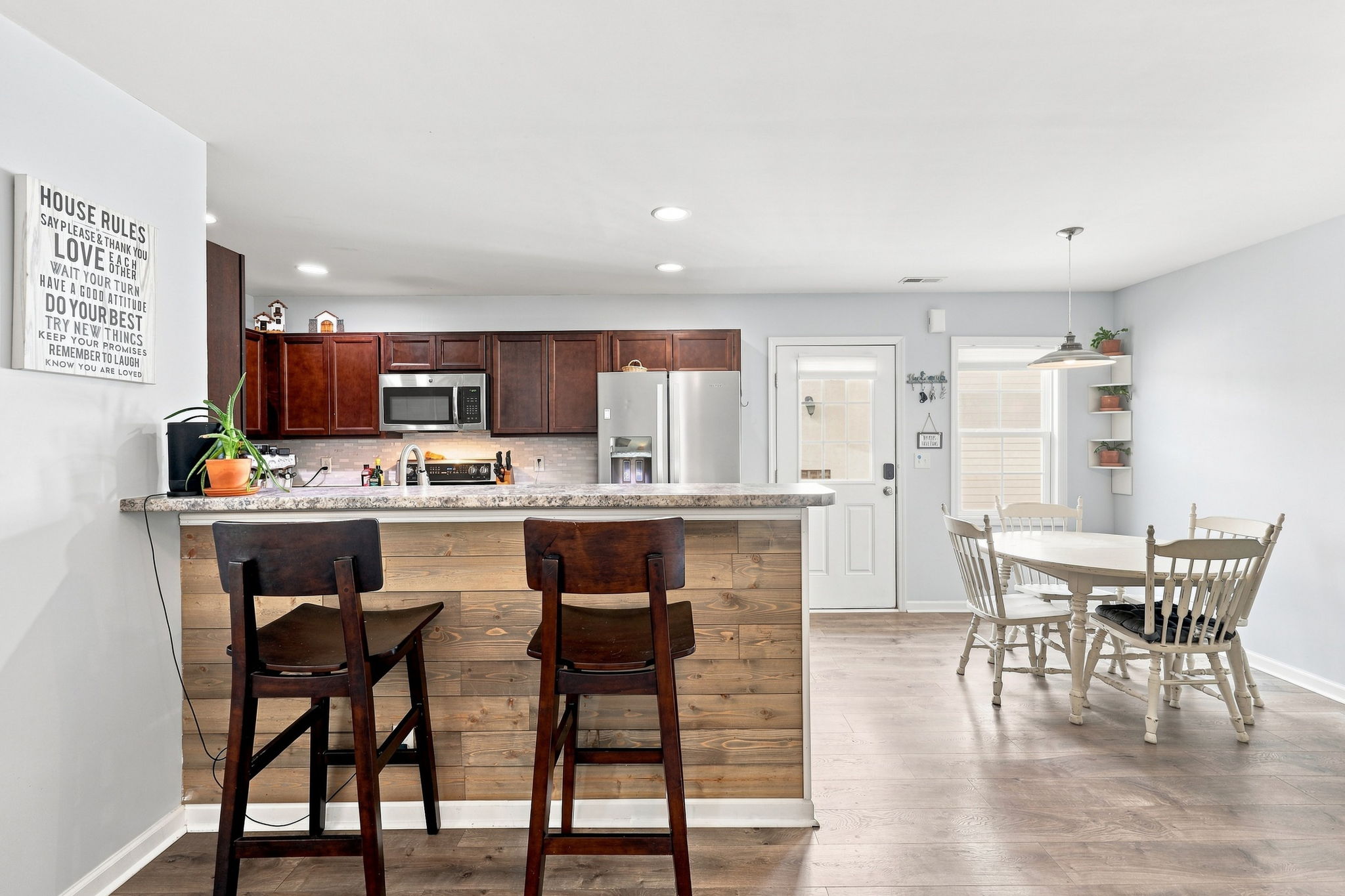 Kitchen/Dining Area