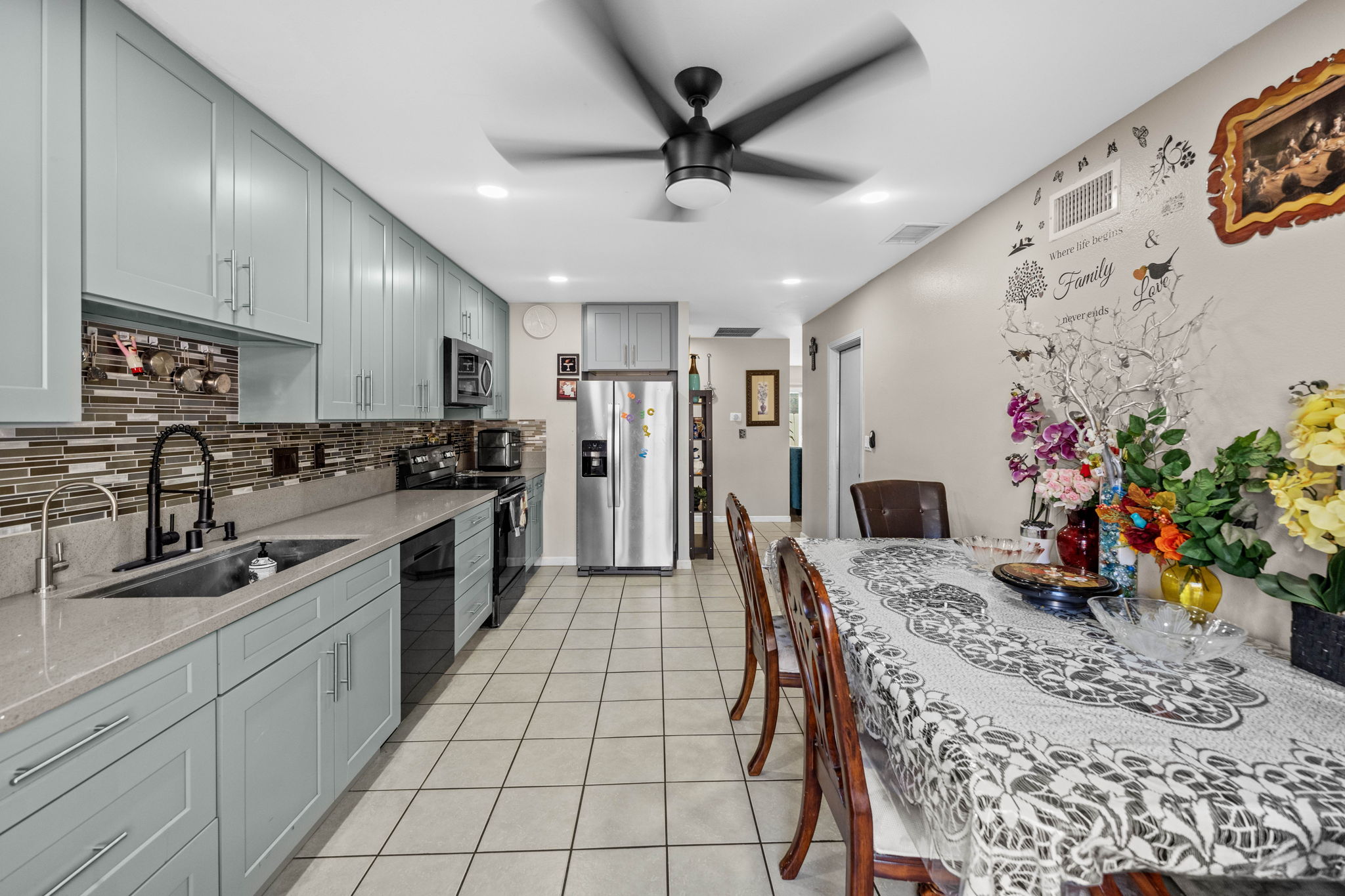 134-138 Demona Pl, Spring Valley, CA 91977