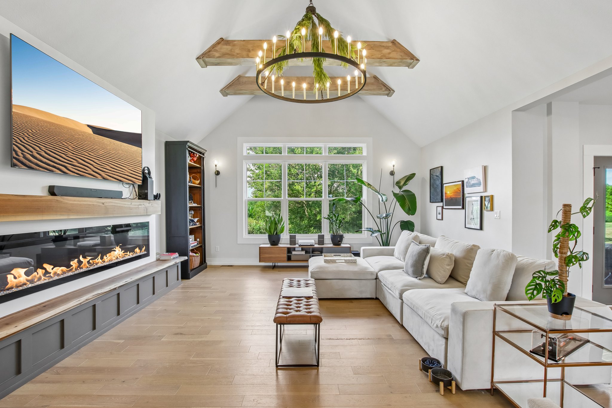 Living Room, vaulted ceiling