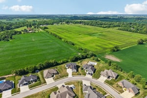 Lakeside Dr-S1907-058.jpg