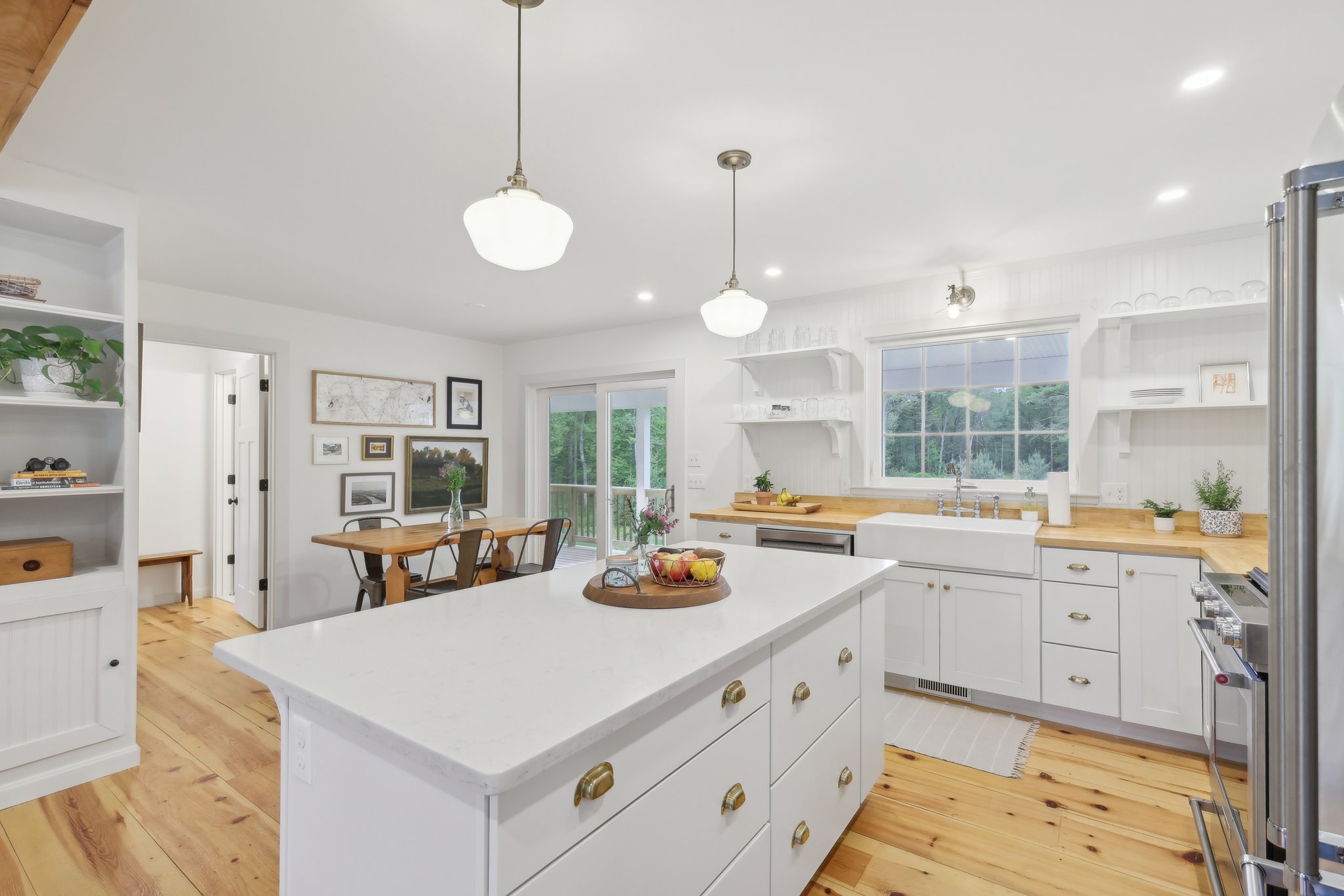 Sharpe St-2205-011.jpg