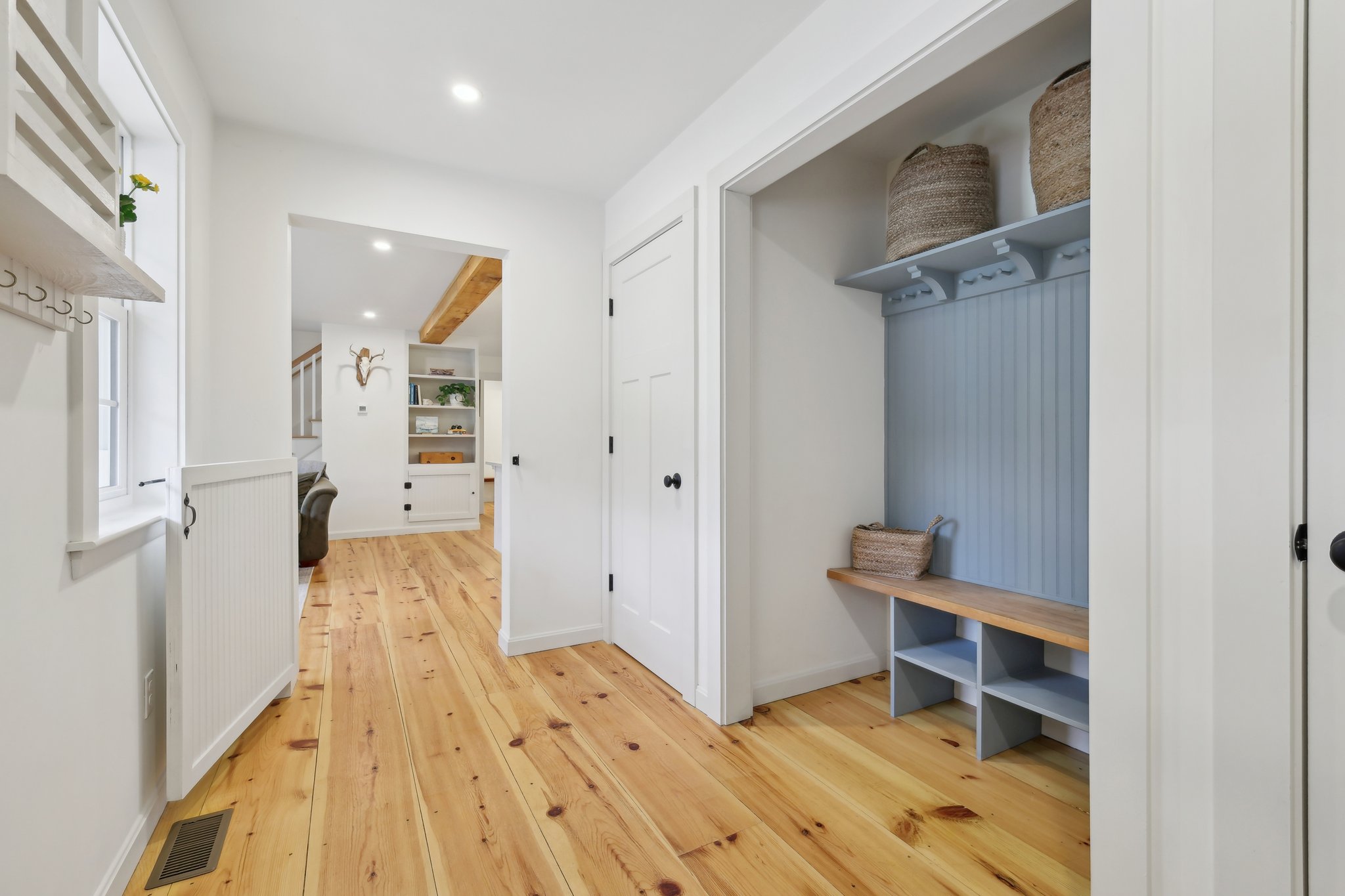 Sharpe St-2205-015.jpg