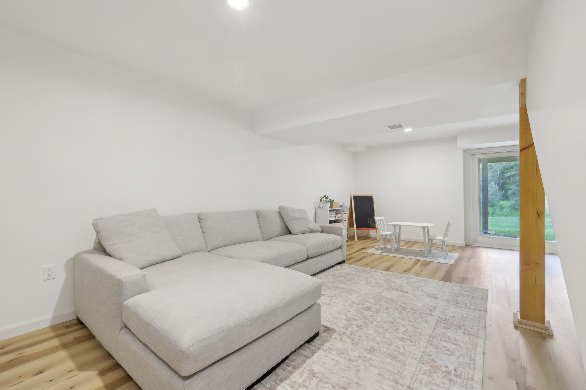 Sharpe St-2205-025.jpg