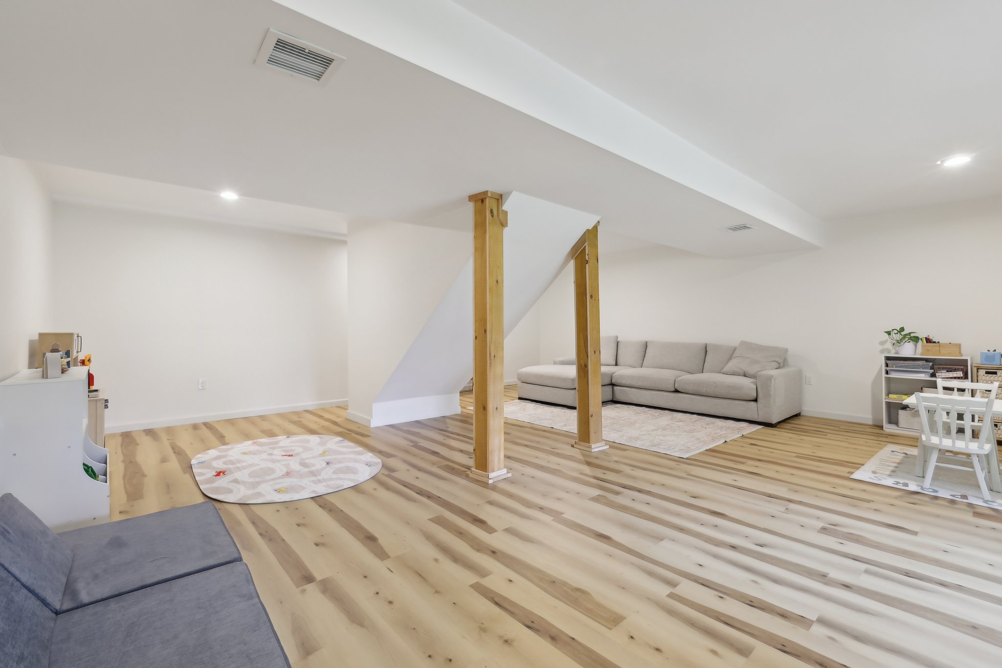 Sharpe St-2205-028.jpg