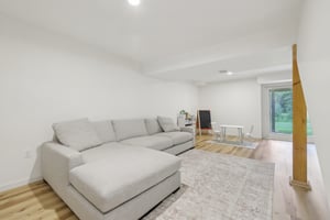 Sharpe St-2205-025.jpg