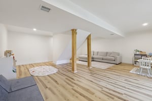 Sharpe St-2205-028.jpg