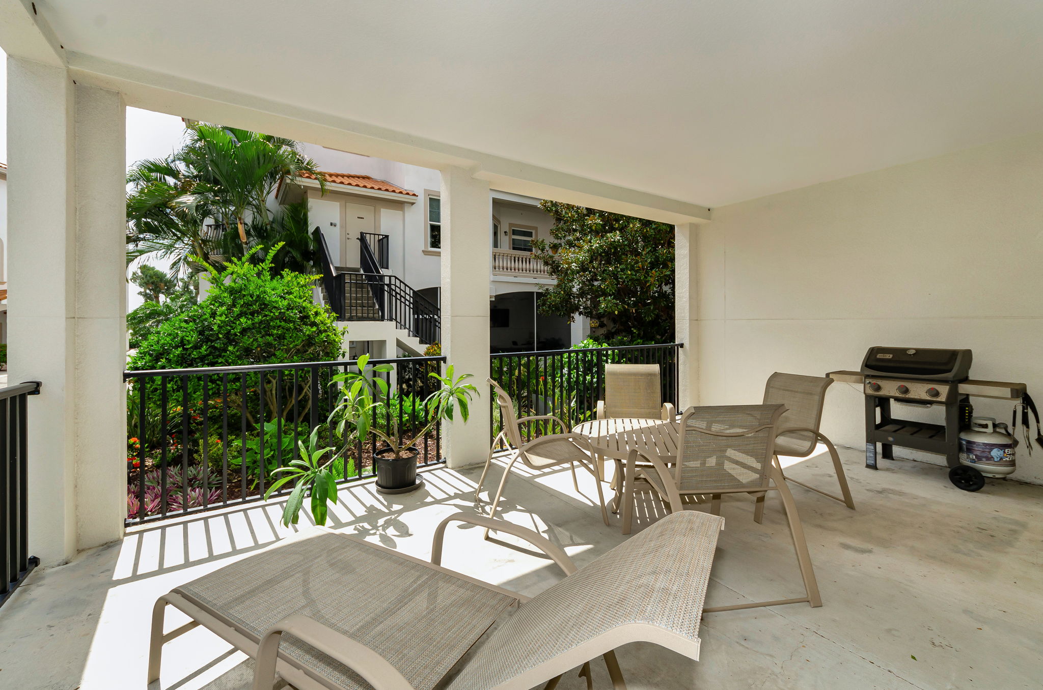 Living Room Balcony1
