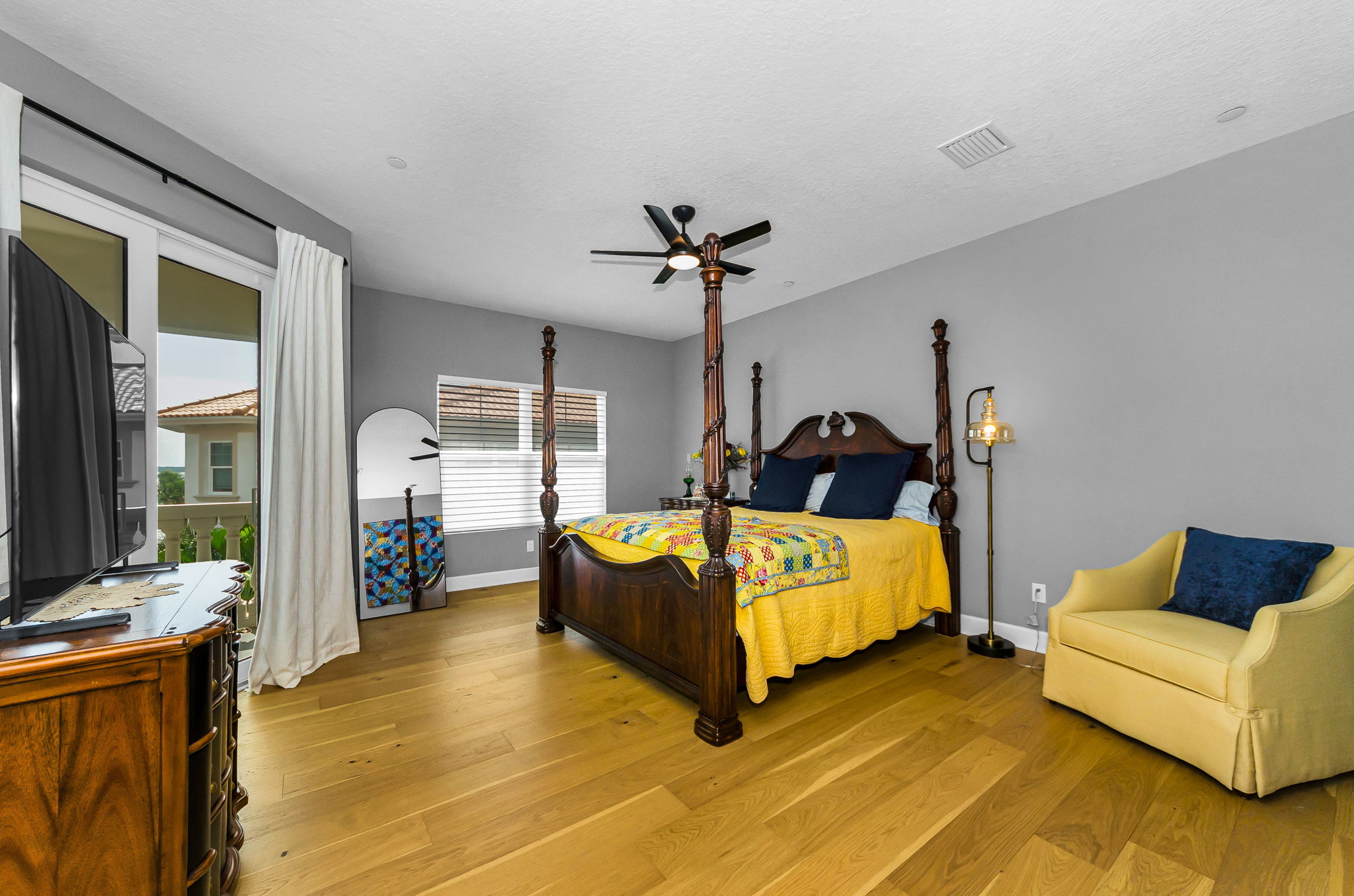 Upper Level Primary Bedroom1a
