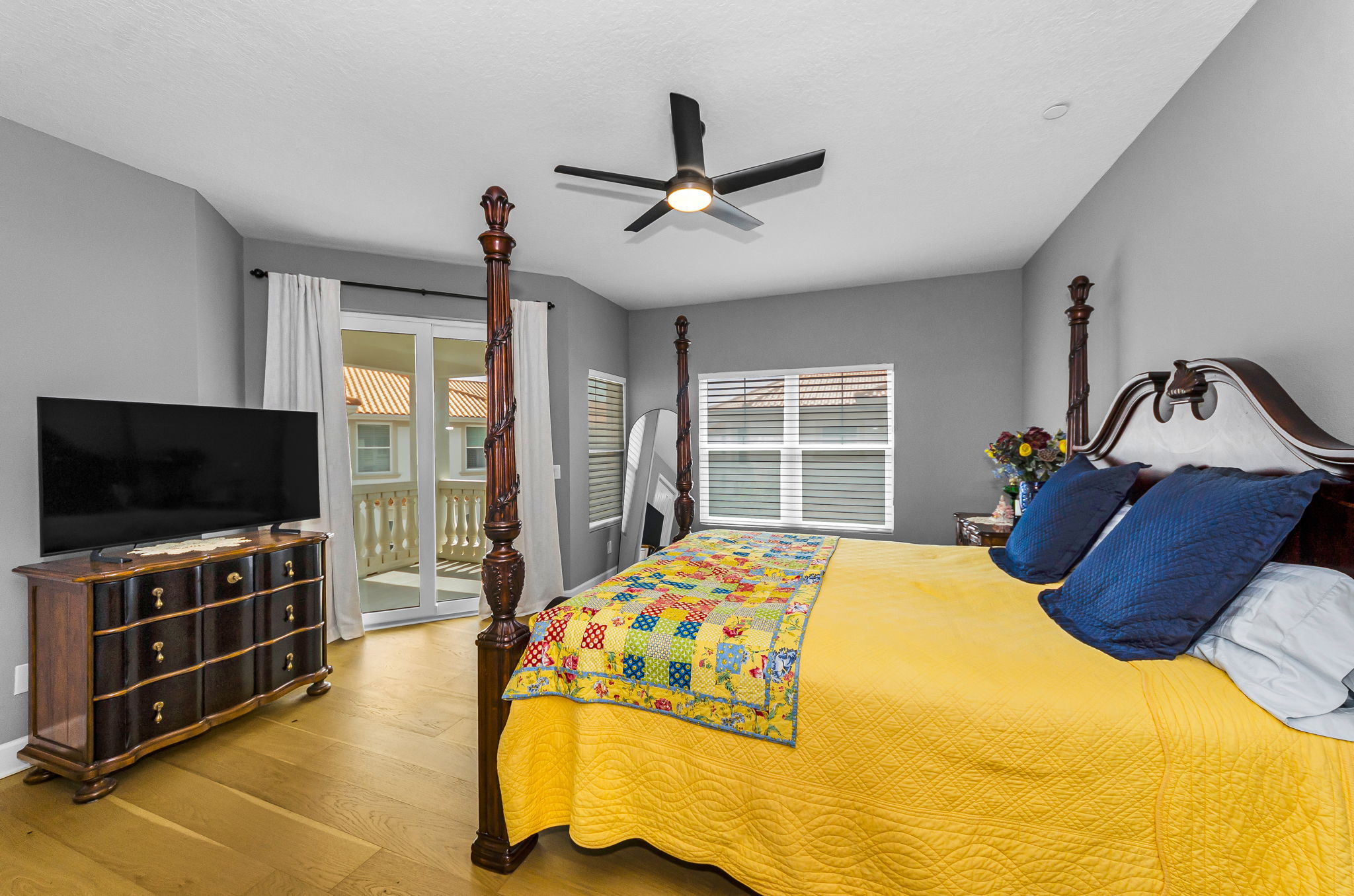 Upper Level Primary Bedroom1b