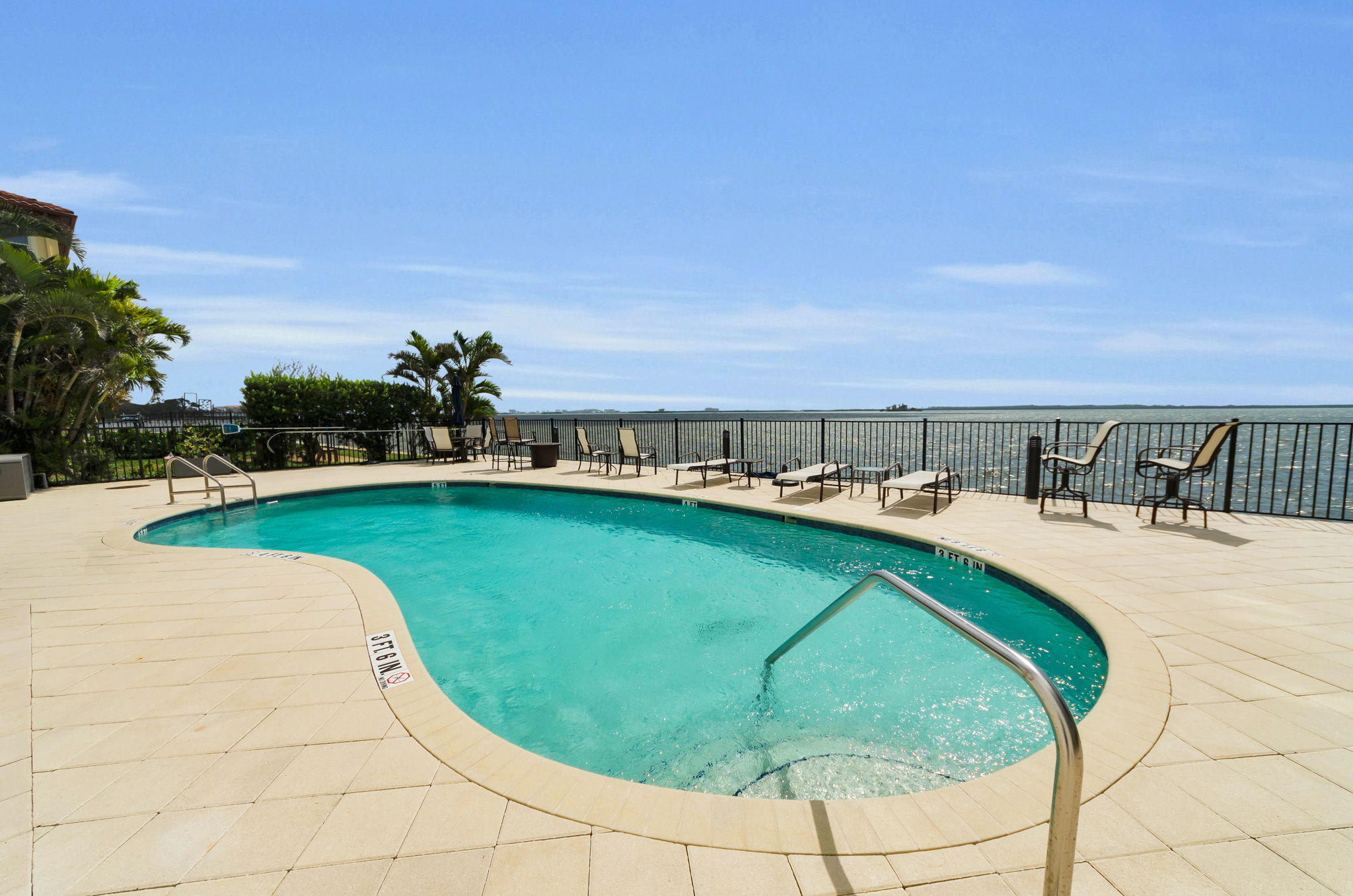 Pool2