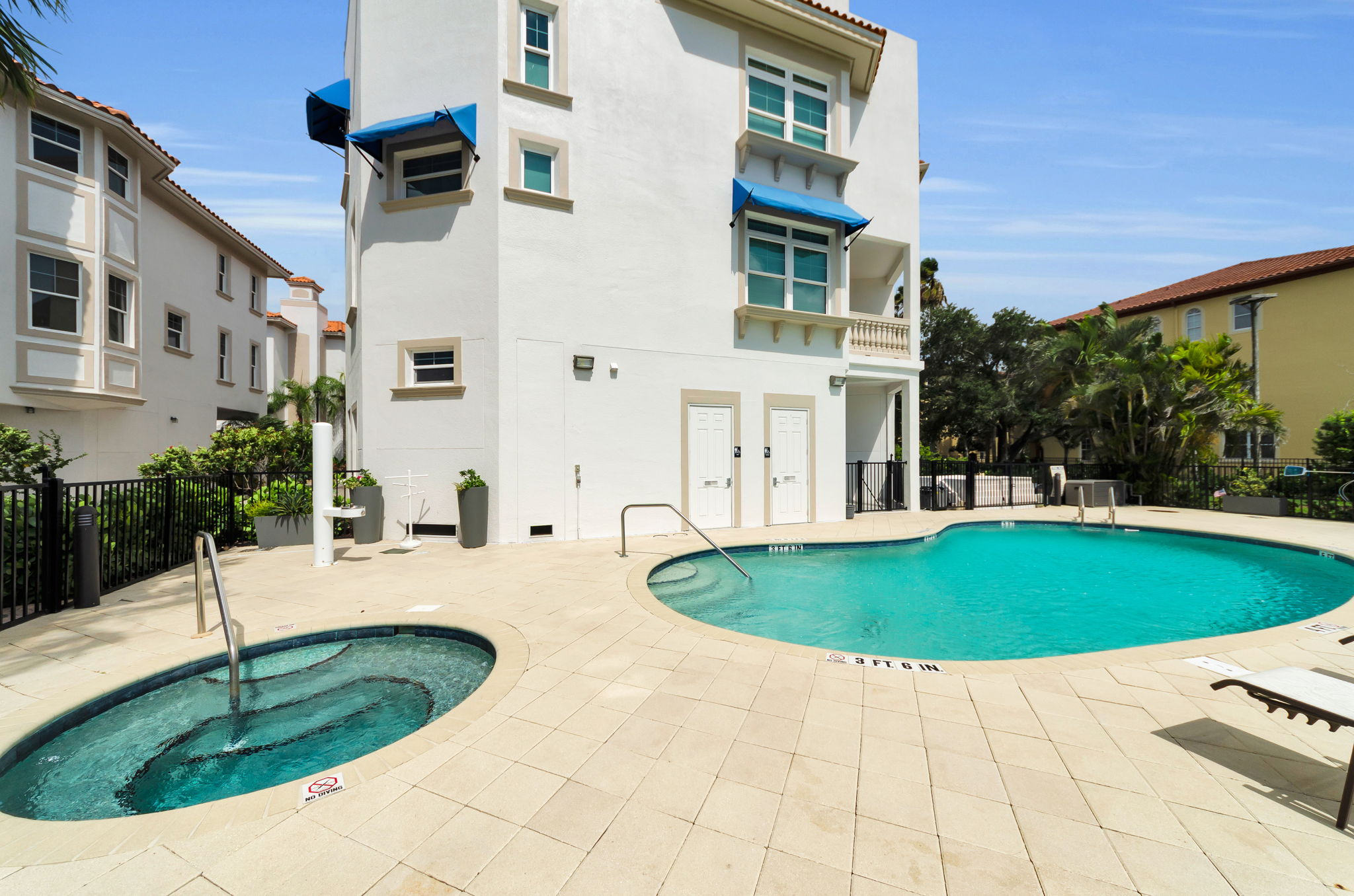 Pool10