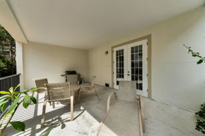 Living Room Balcony5