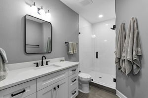 Main Level Bathroom3