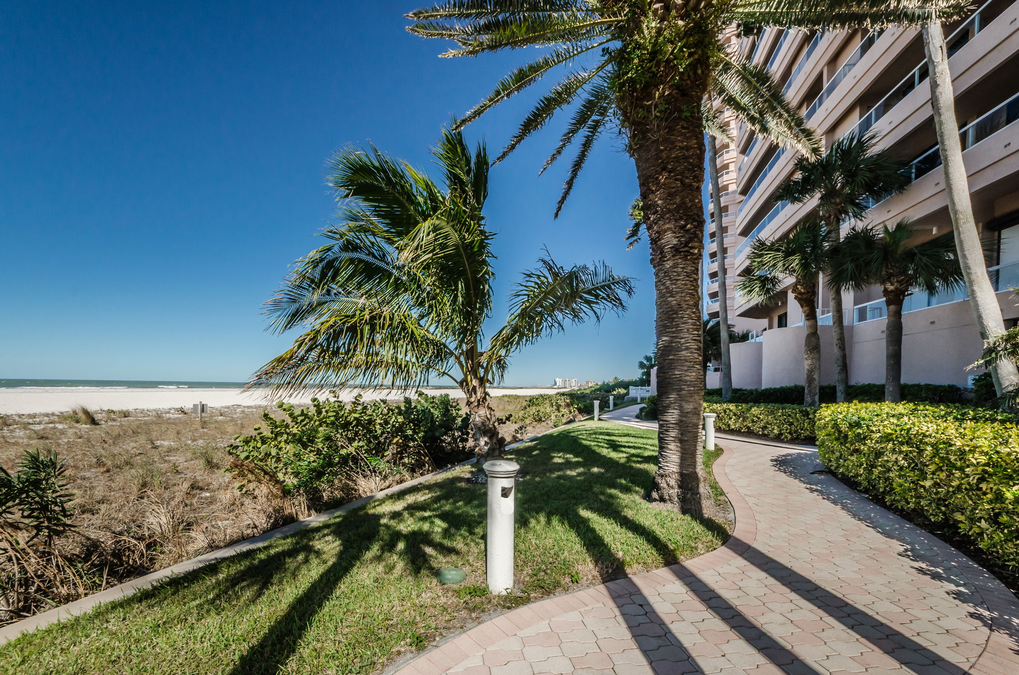 Crescent Beach Club One Walkway1