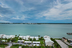 Kitchen Balcony View3