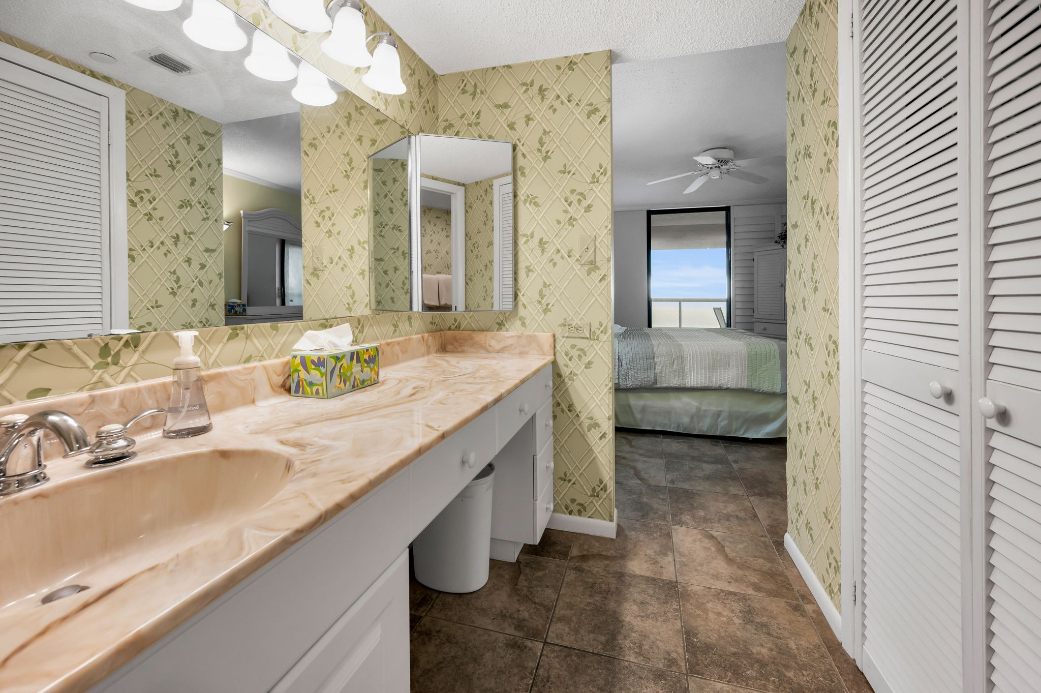 Primary Bathroom1c