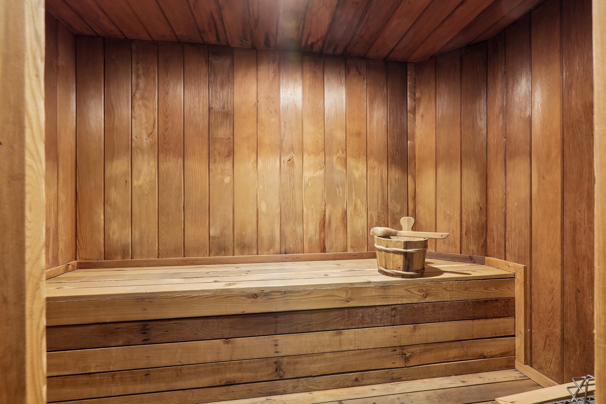 Hot saunas in the pool bathrooms