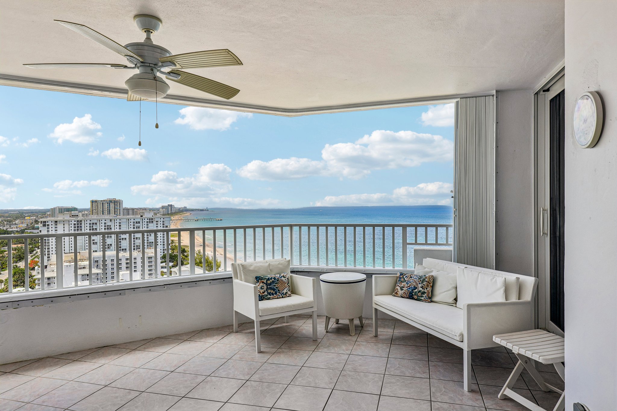 Amazing oversized terrace with huge views from the sub-penthouse